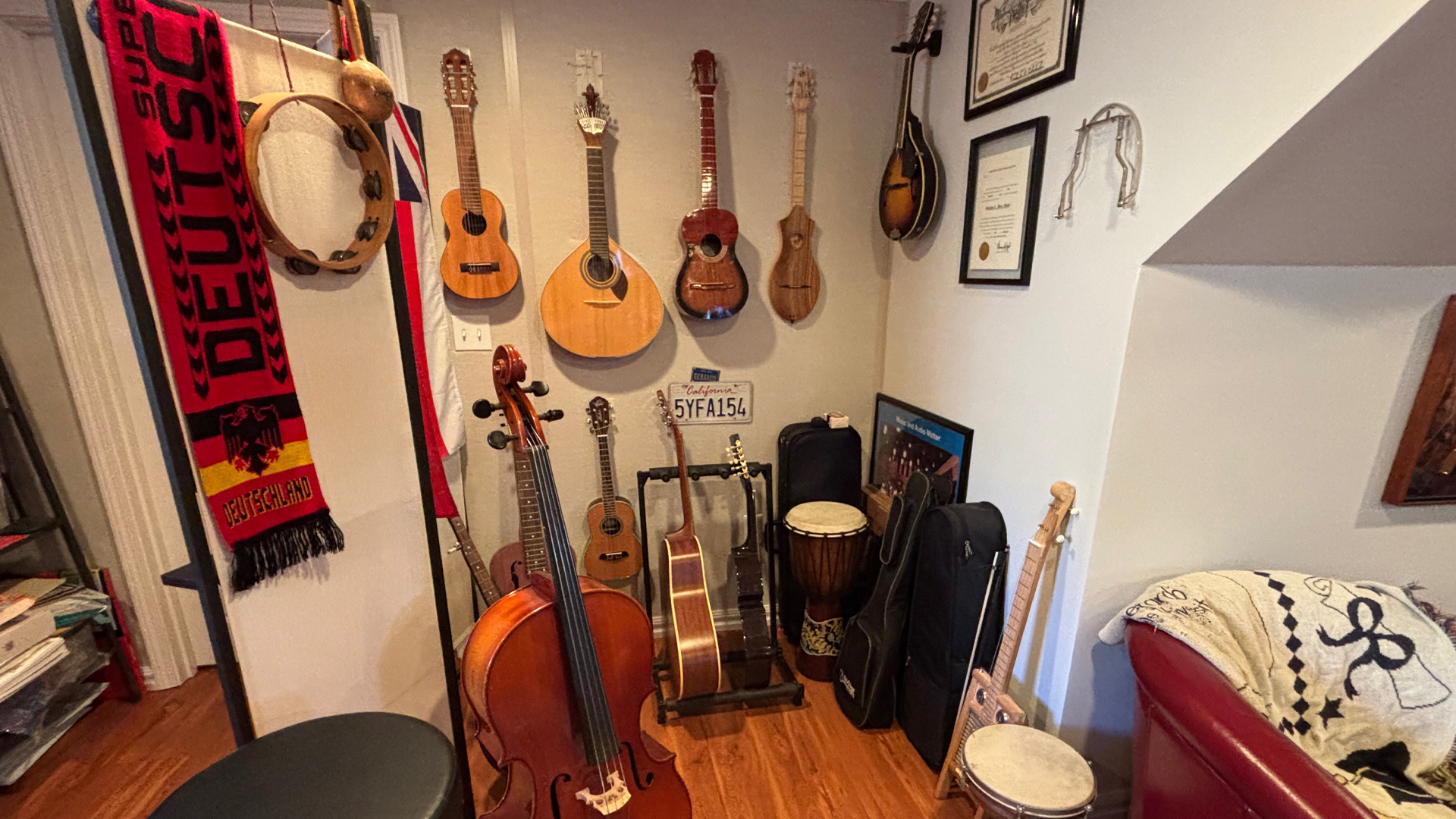 You are currently viewing Acoustic Guitars, Dobro and other Picked Instruments